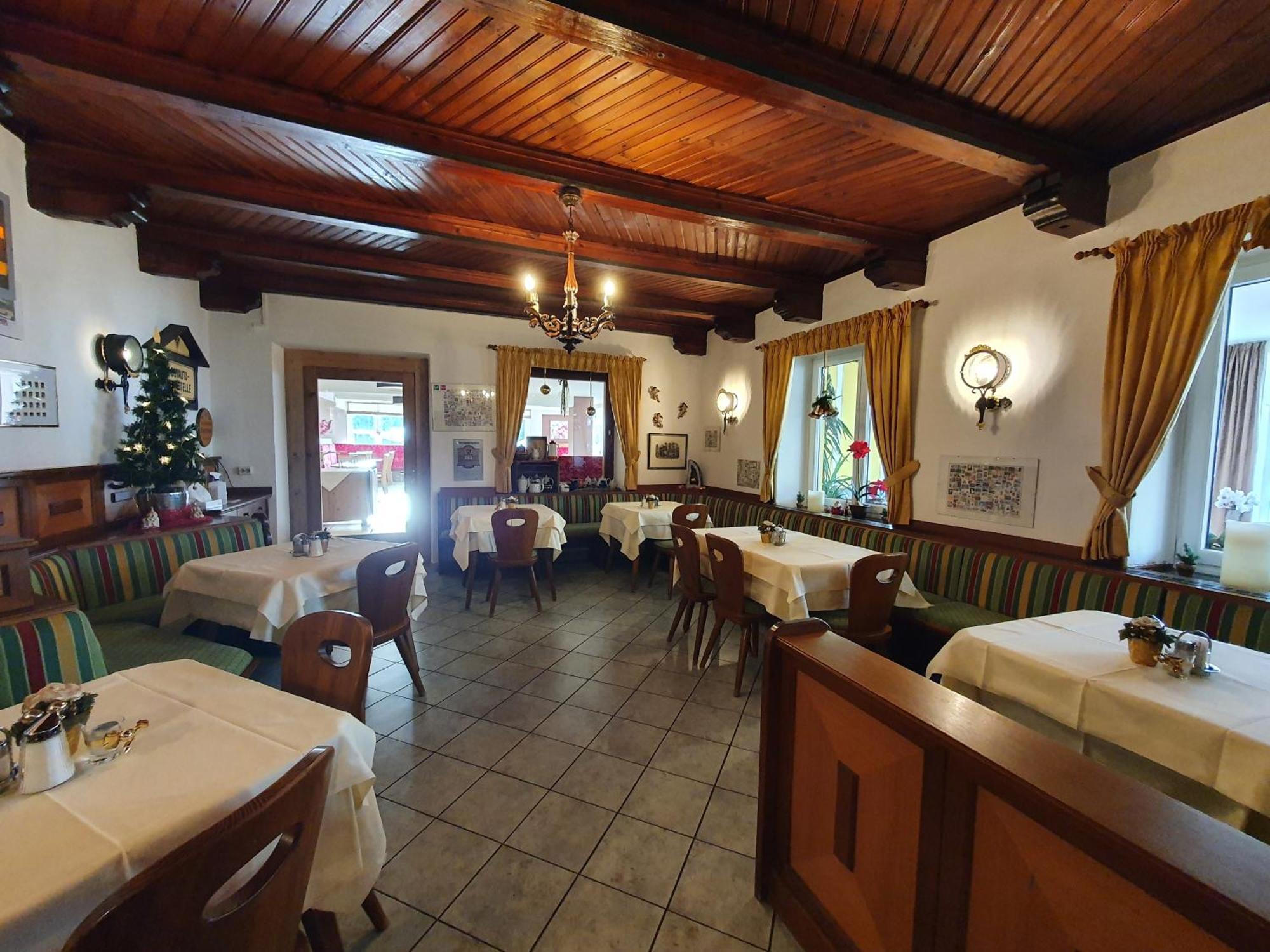 Gasthof Zur Post Ossiach Dış mekan fotoğraf